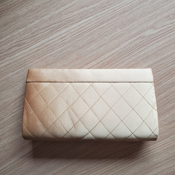 Bijoux Terner gold chain handle evening handbag clutch - Picture 2 of 8